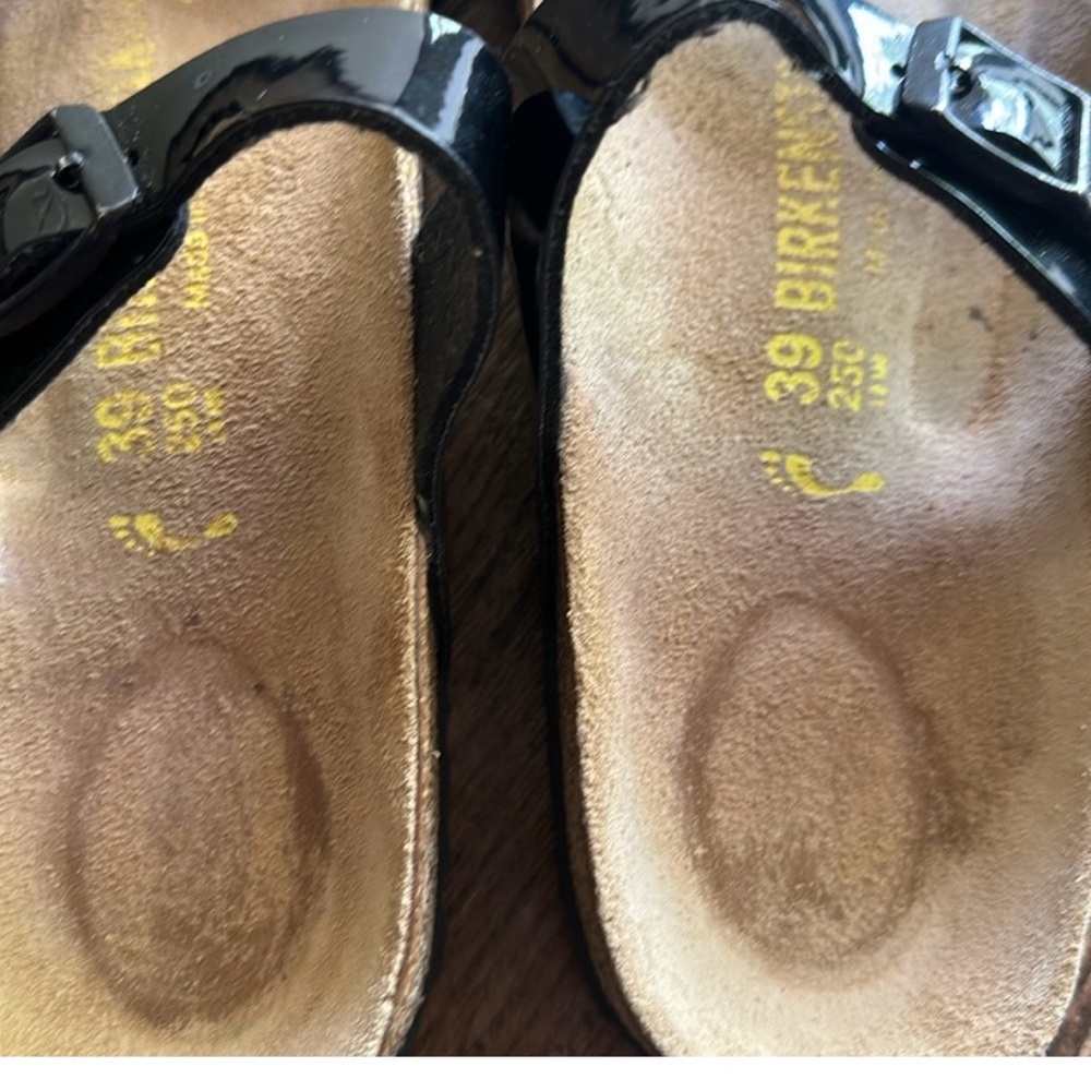Birkenstocks shinny black size EU39